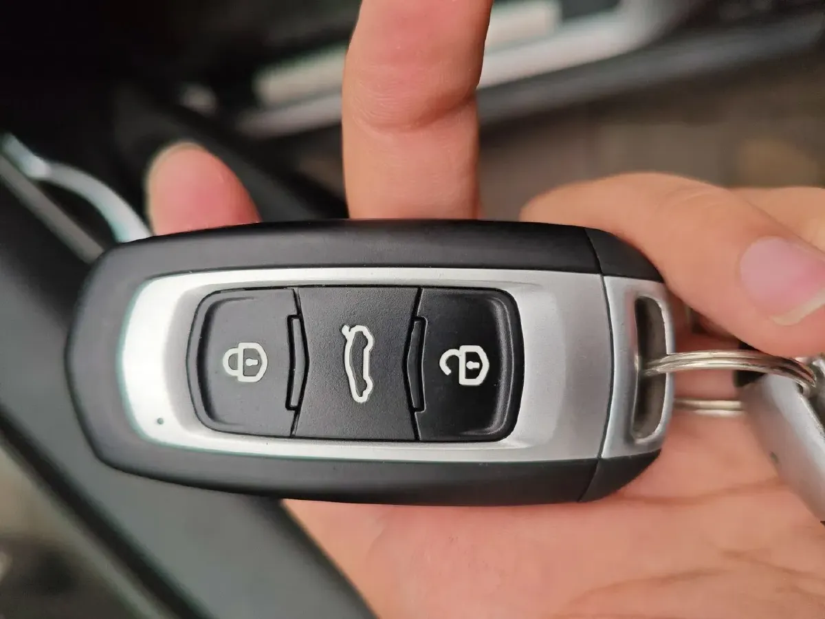 2018 Geely Vision S1 1.5L 109HP L4 5MT,autocango,china used car exporter,china ev exporter,chinese used car exporter,chinese used ev exporter