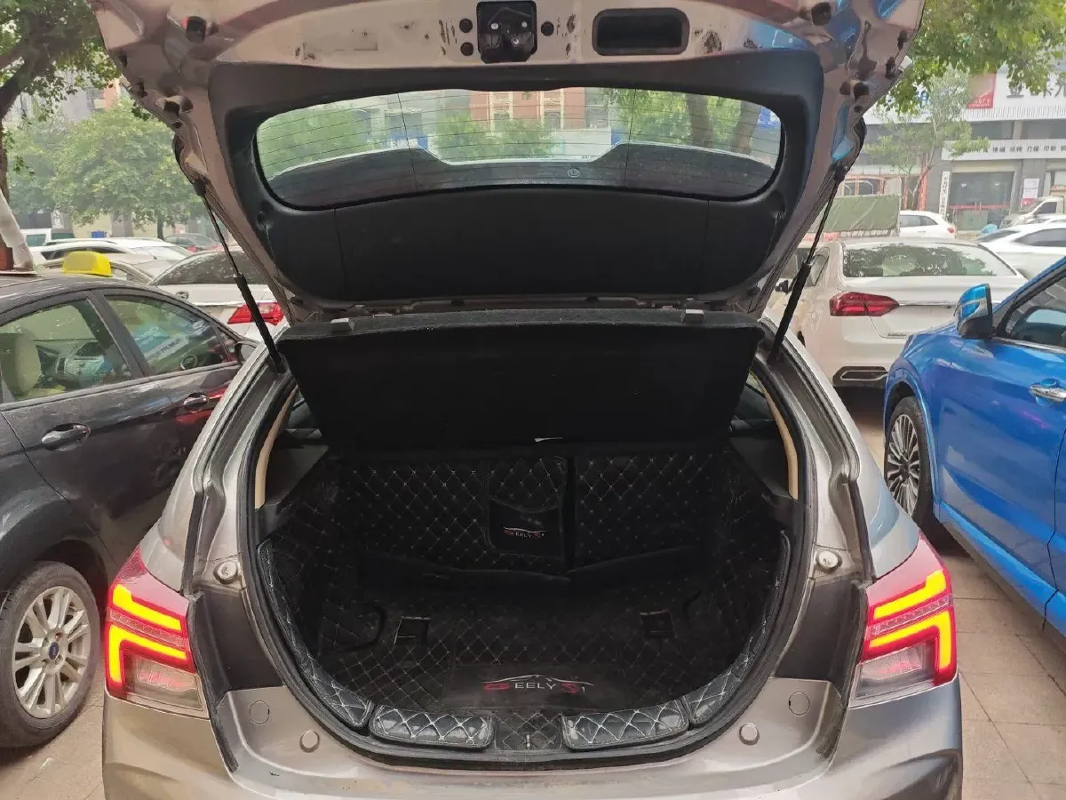 2018 Geely Vision S1 1.5L 109HP L4 5MT,autocango,china used car exporter,china ev exporter,chinese used car exporter,chinese used ev exporter