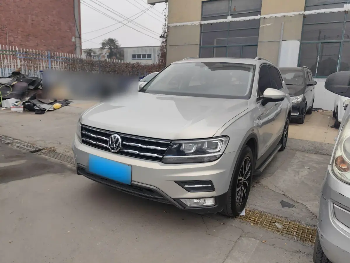 2018 Volkswagen Tiguan L 2.0T 186HP L4 7DCT