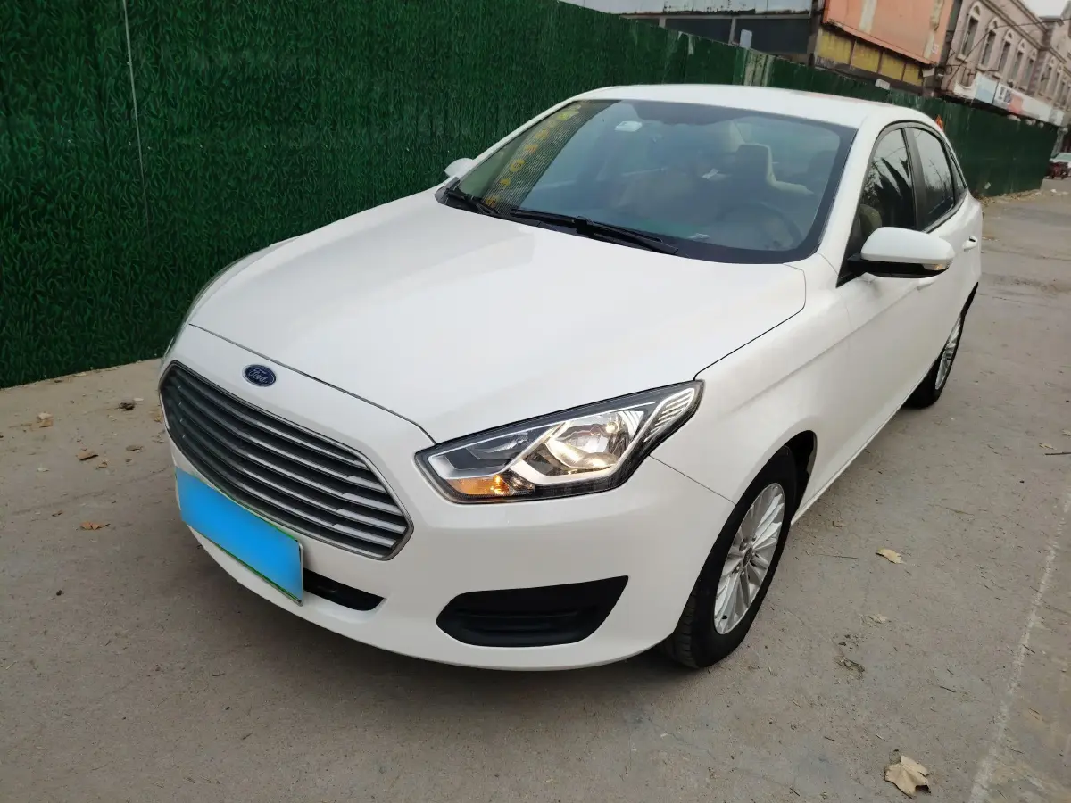 2017 Ford Escort 1.5L 113HP L4 5MT