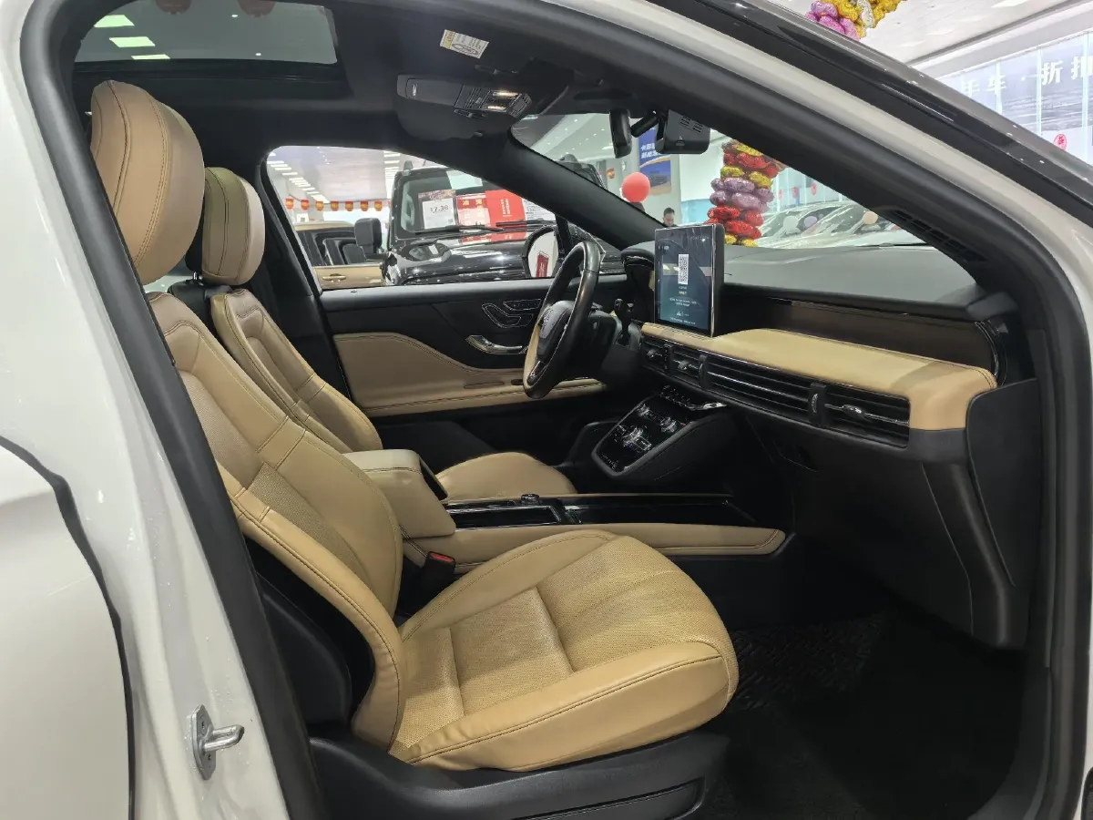 2022 Lincoln Corsair 2.0T 245HP L4 8AT,autocango,china used car exporter,china ev exporter,chinese used car exporter,chinese used ev exporter