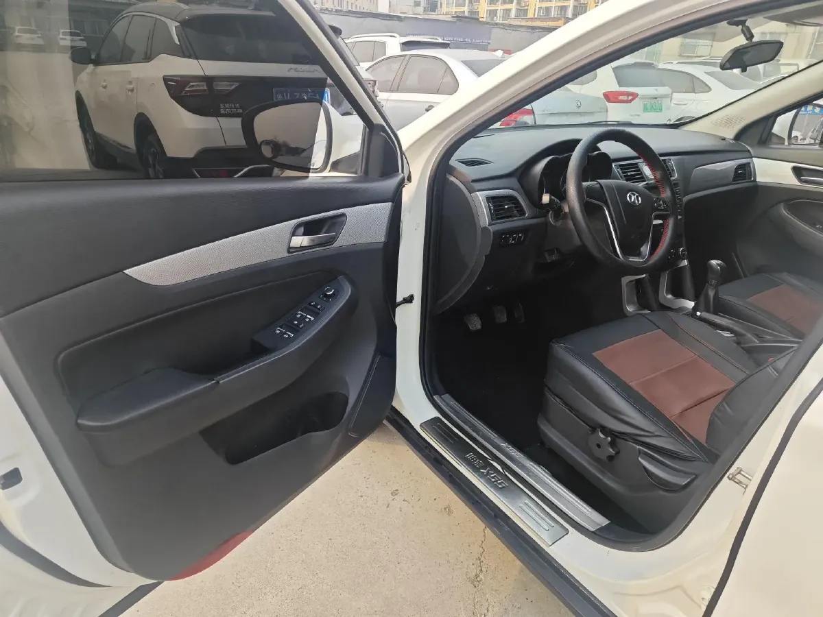 2016 BeiJing Auto Senova X55 1.5L 116HP L4 5MT,autocango,china used car exporter,china ev exporter,chinese used car exporter,chinese used ev exporter