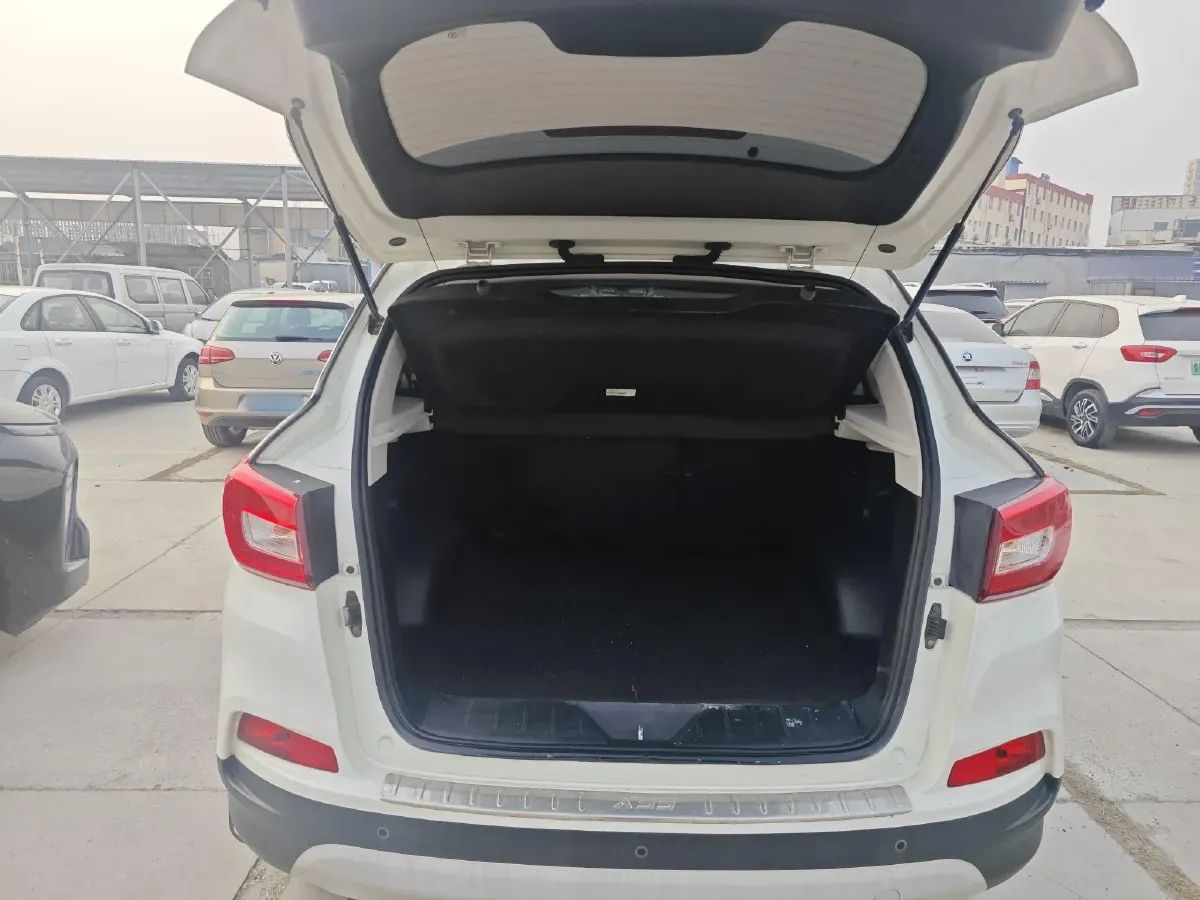 2016 BeiJing Auto Senova X55 1.5L 116HP L4 5MT,autocango,china used car exporter,china ev exporter,chinese used car exporter,chinese used ev exporter