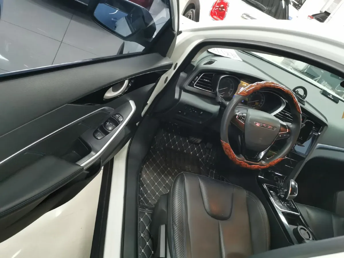 2020 Venucia D60 EV BEV 50KWH,autocango,china used car exporter,china ev exporter,chinese used car exporter,chinese used ev exporter