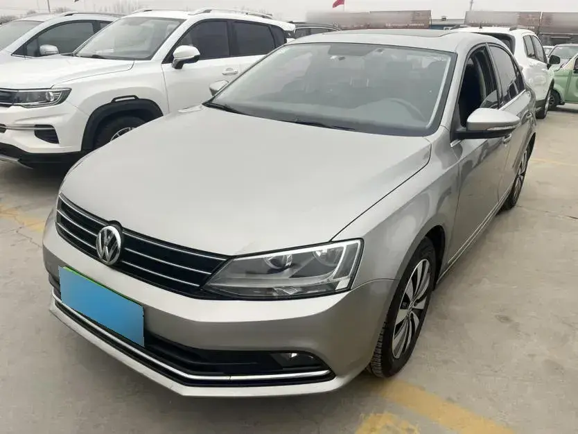 2017 Volkswagen Sagitar 1.4T 131HP L4 7DCT