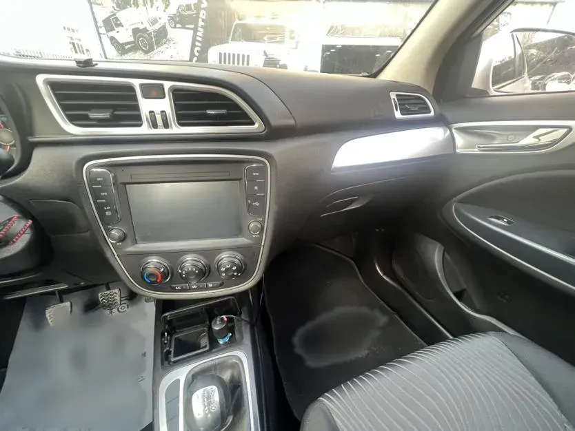 2015 FAW Jumpal D60 1.5L 102HP L4 5MT,autocango,china used car exporter,china ev exporter,chinese used car exporter,chinese used ev exporter