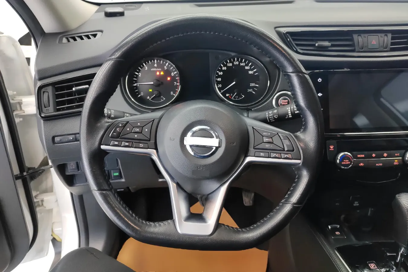 2022 Nissan X-Trail 2.0L 151HP L4 CVT,autocango,china used car exporter,china ev exporter,chinese used car exporter,chinese used ev exporter