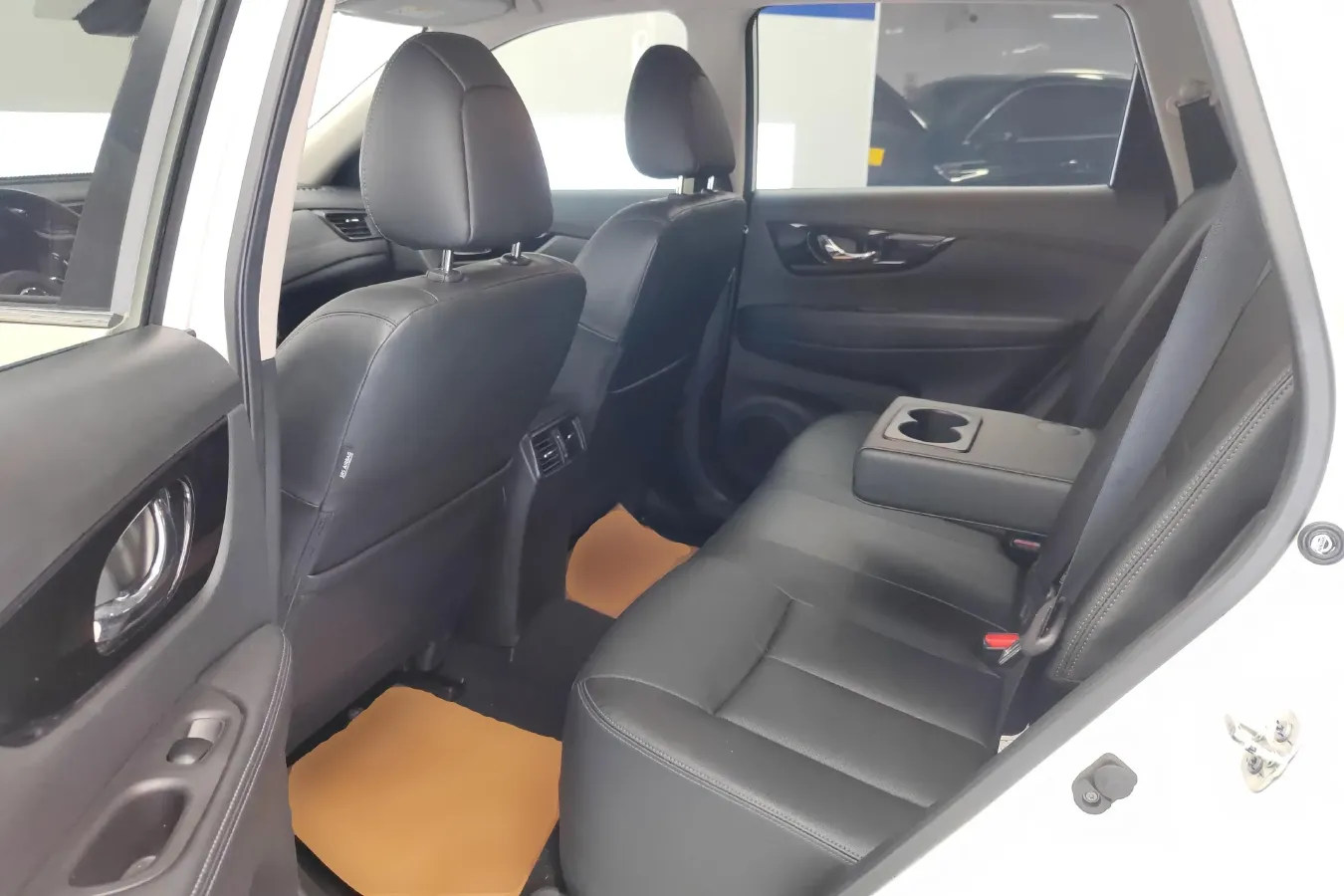 2022 Nissan X-Trail 2.0L 151HP L4 CVT,autocango,china used car exporter,china ev exporter,chinese used car exporter,chinese used ev exporter