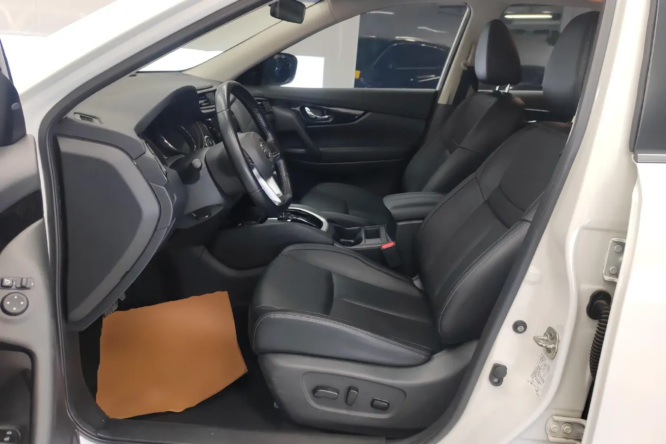 2022 Nissan X-Trail 2.0L 151HP L4 CVT,autocango,china used car exporter,china ev exporter,chinese used car exporter,chinese used ev exporter