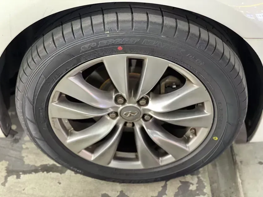 2013 Infiniti Q70 2.5L 235HP V6 7AT,autocango,china used car exporter,china ev exporter,chinese used car exporter,chinese used ev exporter