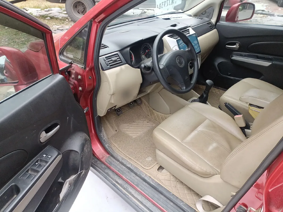 2012 Venucia R50 1.6L 117HP L4 5MT,autocango,china used car exporter,china ev exporter,chinese used car exporter,chinese used ev exporter