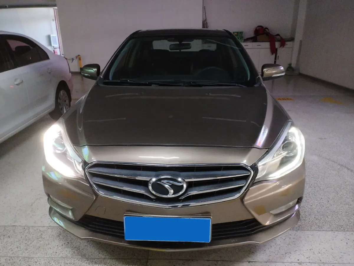 2015 Soueast V5 1.5L 120HP L4 5MT,autocango,china used car exporter,china ev exporter,chinese used car exporter,chinese used ev exporter