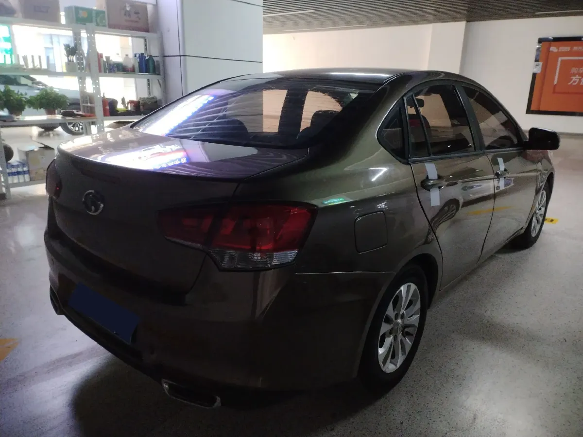 2015 Soueast V5 1.5L 120HP L4 5MT,autocango,china used car exporter,china ev exporter,chinese used car exporter,chinese used ev exporter