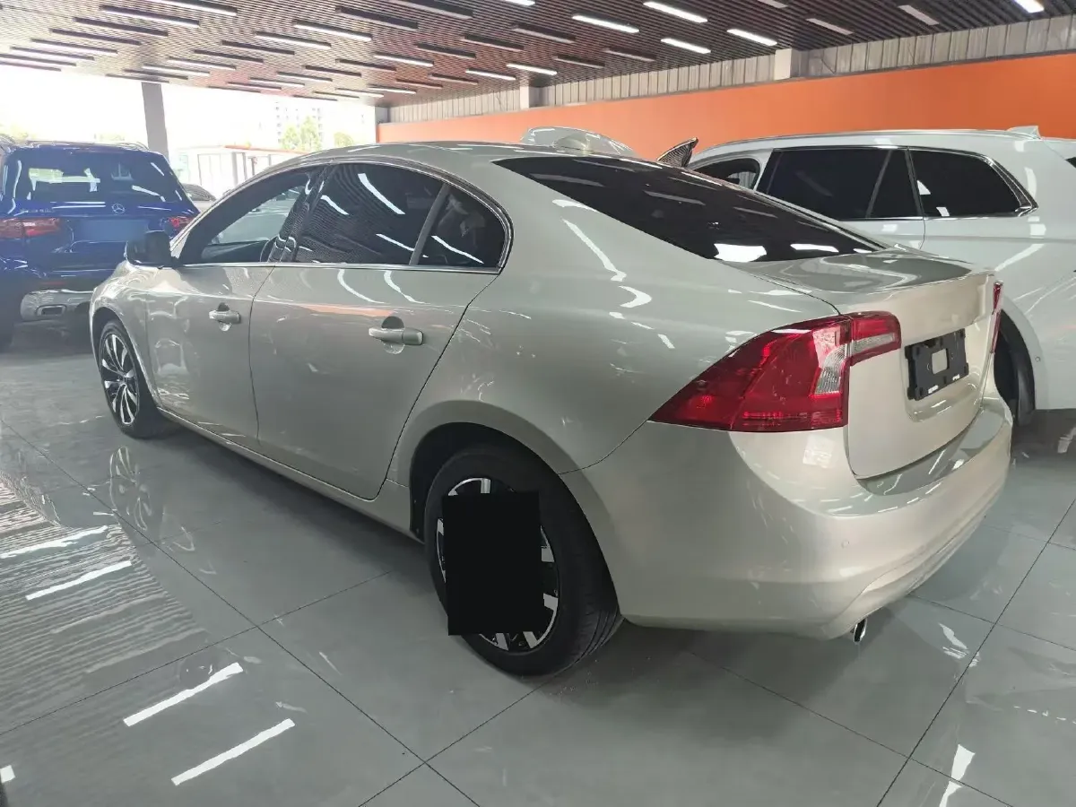 2019 Volvo S60 1.5T 152HP L4 6AT,autocango,china used car exporter,china ev exporter,chinese used car exporter,chinese used ev exporter