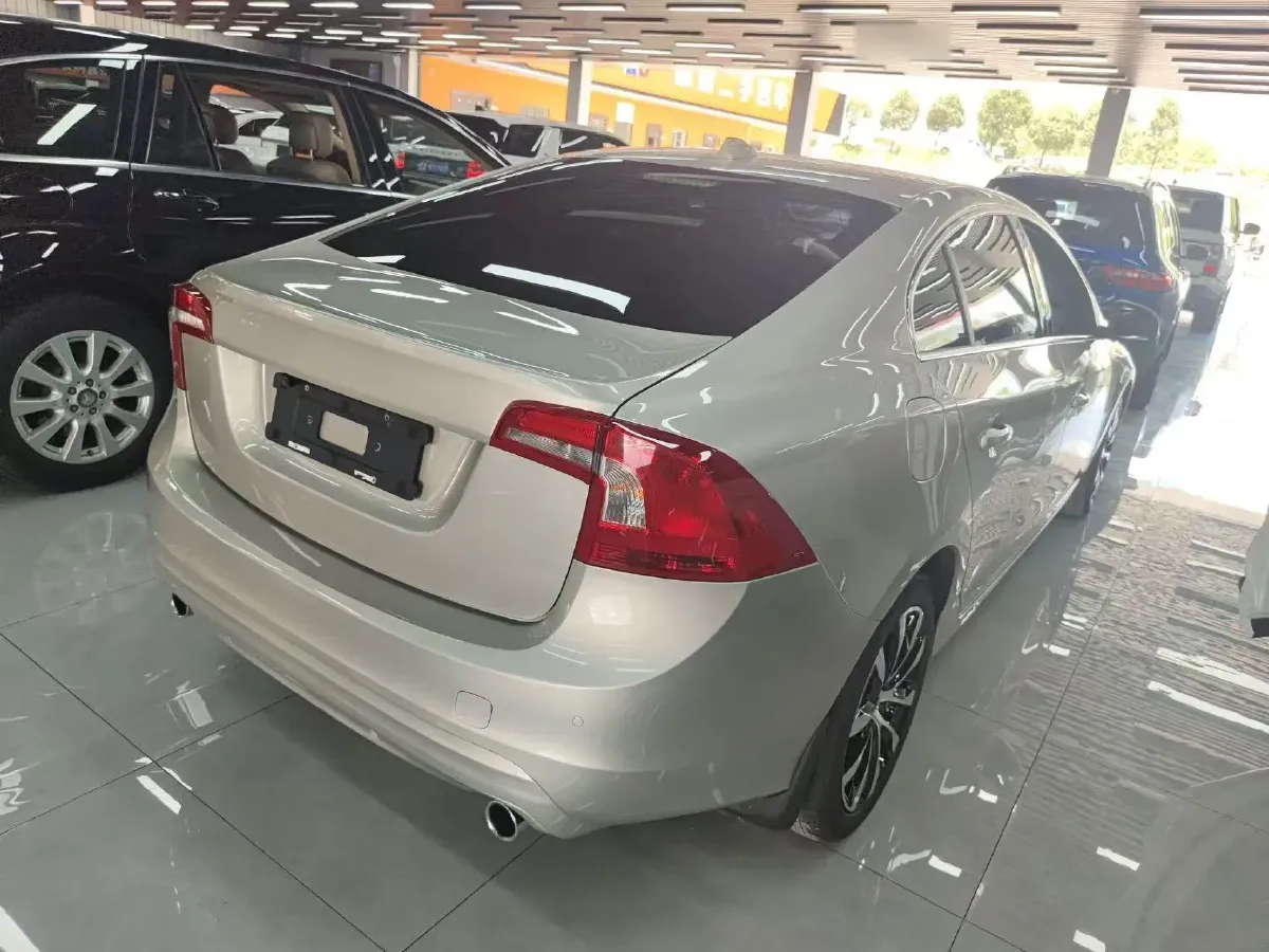 2019 Volvo S60 1.5T 152HP L4 6AT,autocango,china used car exporter,china ev exporter,chinese used car exporter,chinese used ev exporter