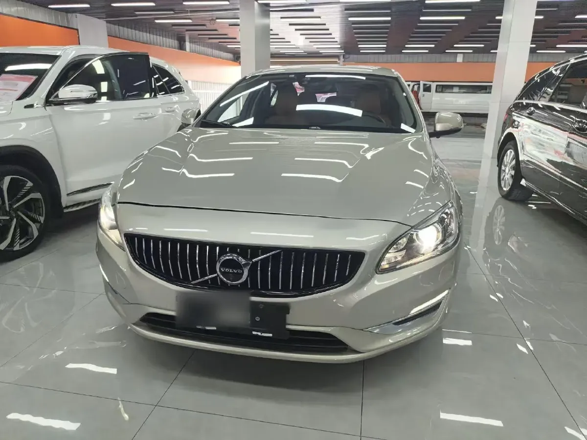 2019 Volvo S60 1.5T 152HP L4 6AT,autocango,china used car exporter,china ev exporter,chinese used car exporter,chinese used ev exporter