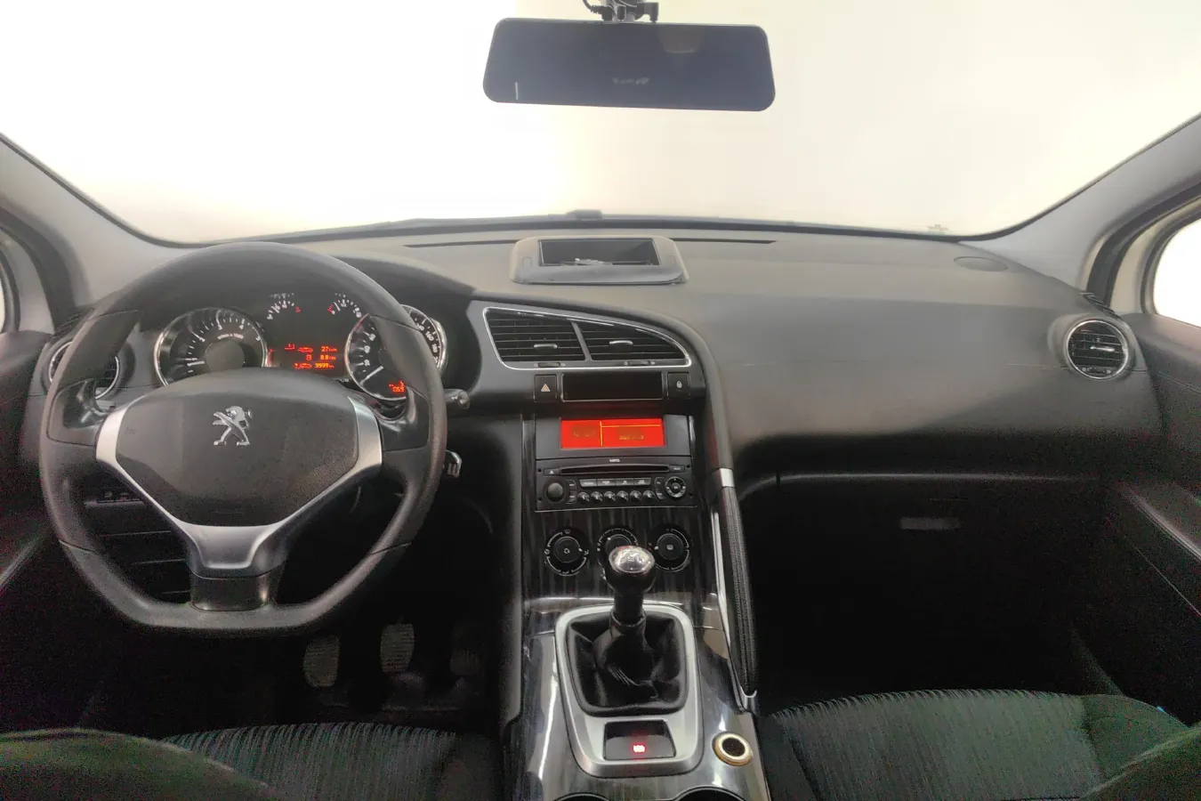 2015 Peugeot 3008 2.0L 147HP L4 5MT,autocango,china used car exporter,china ev exporter,chinese used car exporter,chinese used ev exporter