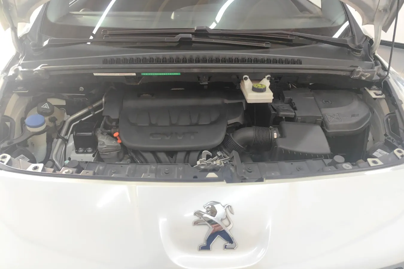 2015 Peugeot 3008 2.0L 147HP L4 5MT,autocango,china used car exporter,china ev exporter,chinese used car exporter,chinese used ev exporter