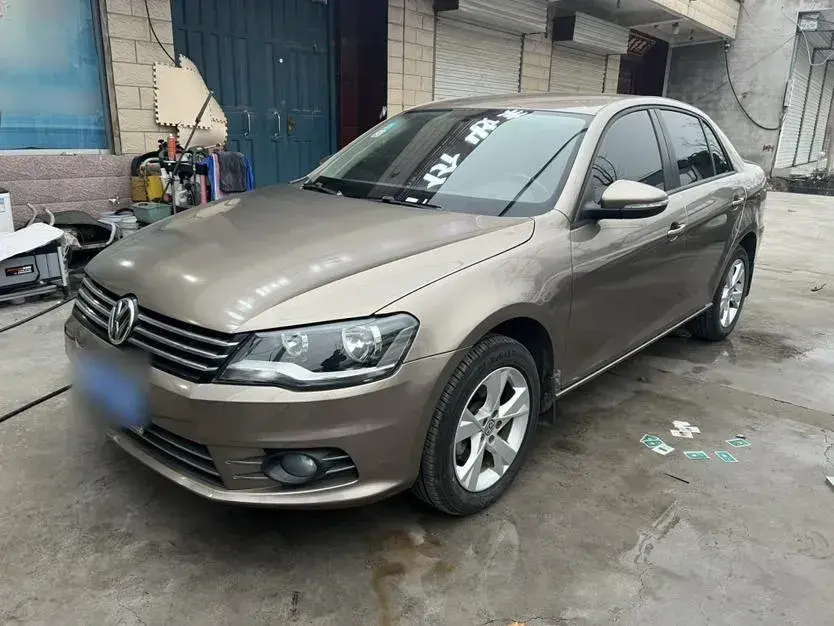 2015 Volkswagen Bora 1.6L 105HP L4 5MT