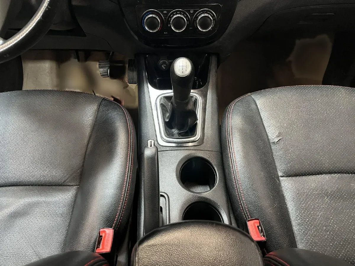 2013 DongFeng Forthing Joyear X5 1.6L 122HP L4 5MT,autocango,china used car exporter,china ev exporter,chinese used car exporter,chinese used ev exporter