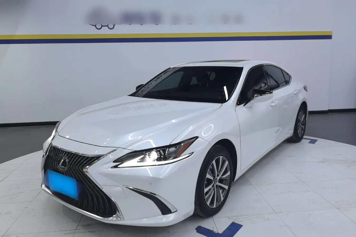 2020 Lexus ES 2.0L 173HP L4 CVT