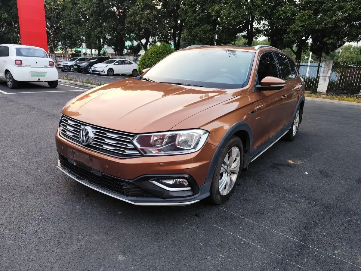 2017 Volkswagen C-Trek 1.4T 131HP L4 7DCT