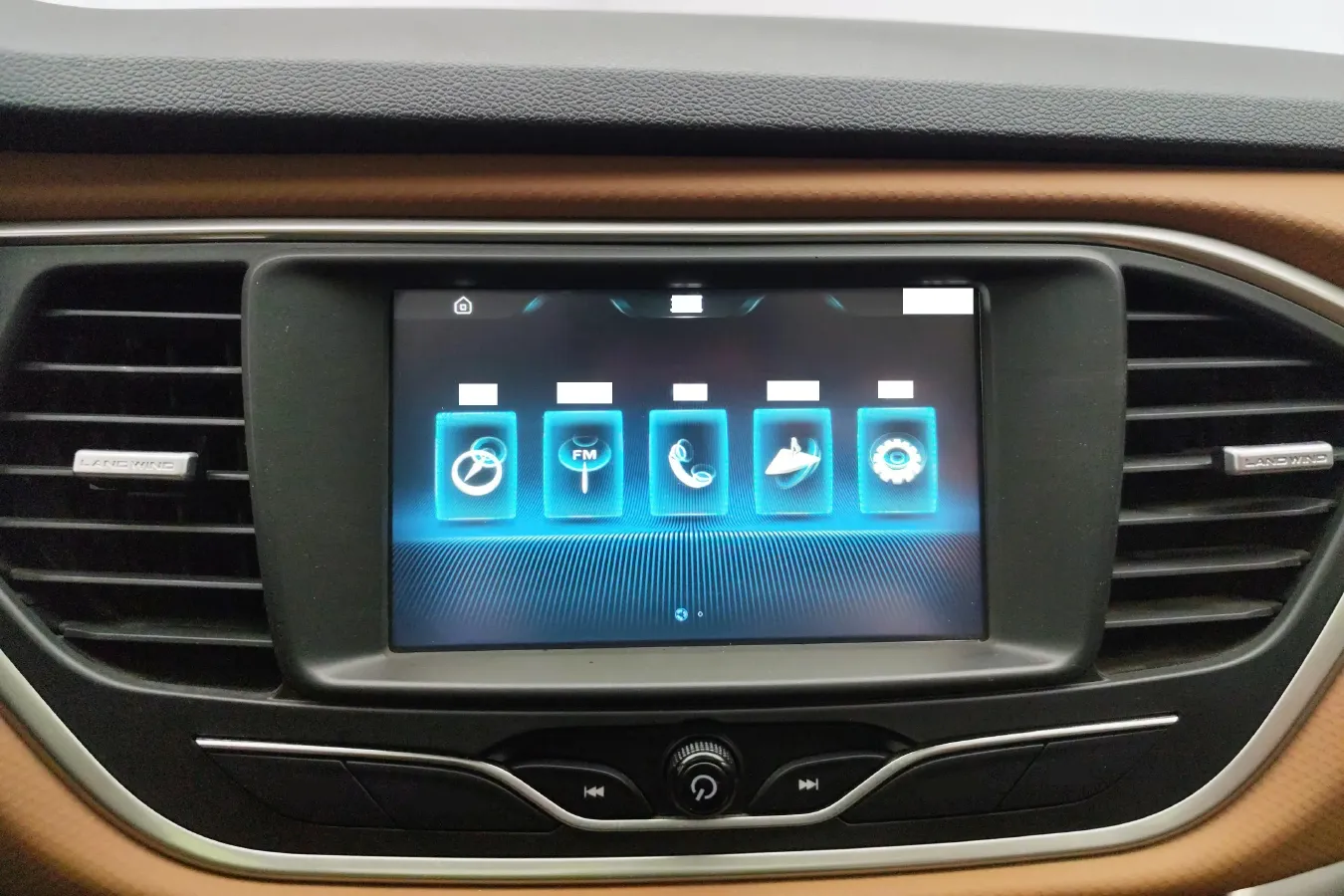 2017 Landwind X2 1.6L 125HP L4 4AT,autocango,china used car exporter,china ev exporter,chinese used car exporter,chinese used ev exporter