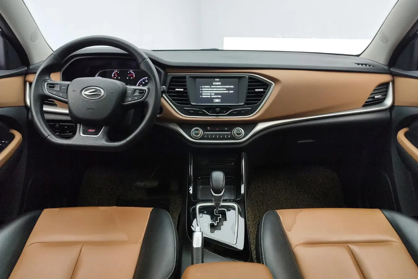 2017 Landwind X2 1.6L 125HP L4 4AT,autocango,china used car exporter,china ev exporter,chinese used car exporter,chinese used ev exporter