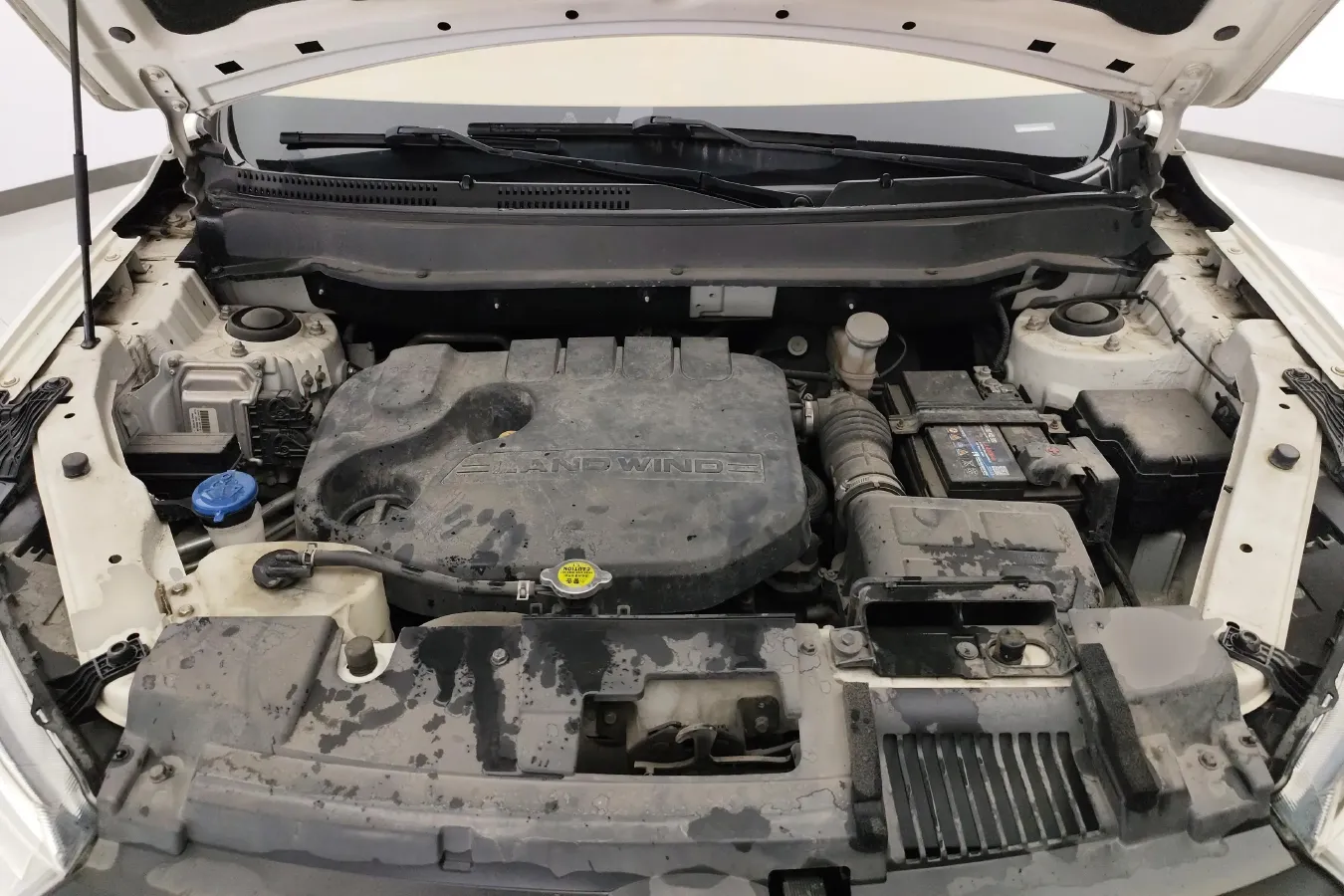 2017 Landwind X2 1.6L 125HP L4 4AT,autocango,china used car exporter,china ev exporter,chinese used car exporter,chinese used ev exporter