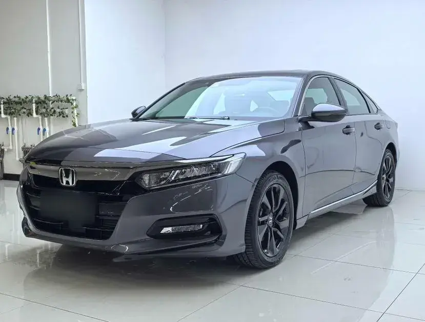 2021 Honda Accord 1.5T 194HP L4 CVT 2021 Honda Accord 1.5T 194HP L4 CVT