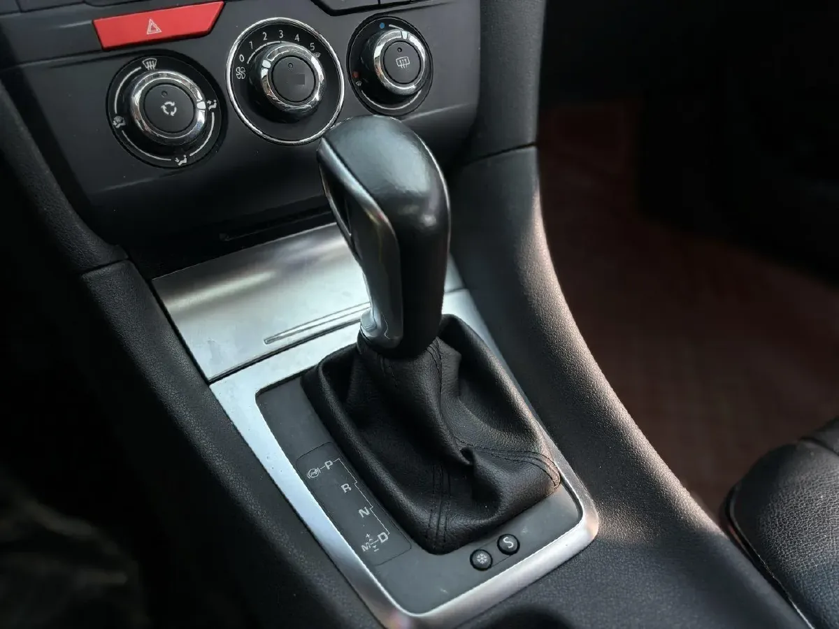 2015 DS 5LS 1.6T 163HP L4 6AT,autocango,china used car exporter,china ev exporter,chinese used car exporter,chinese used ev exporter