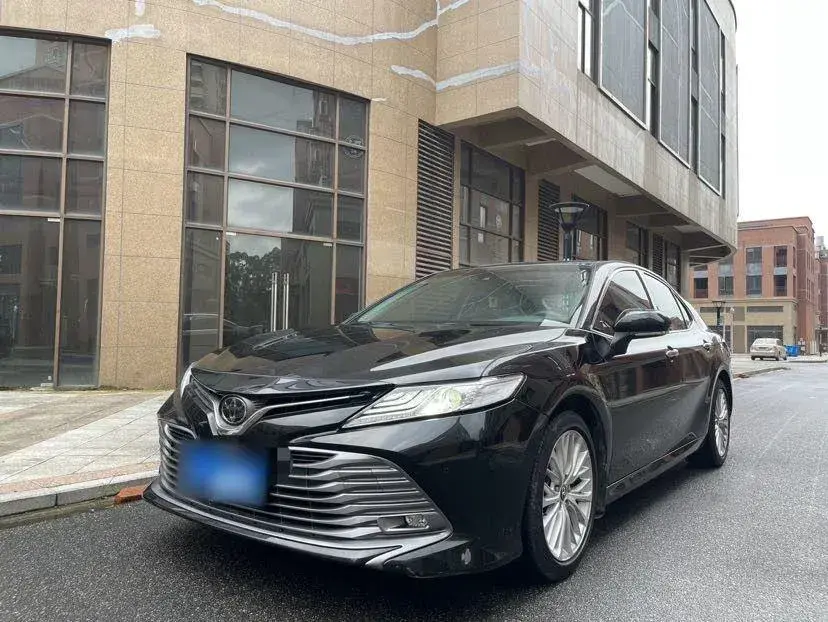 2019 Toyota Camry 2.5L 209HP L4 8AT