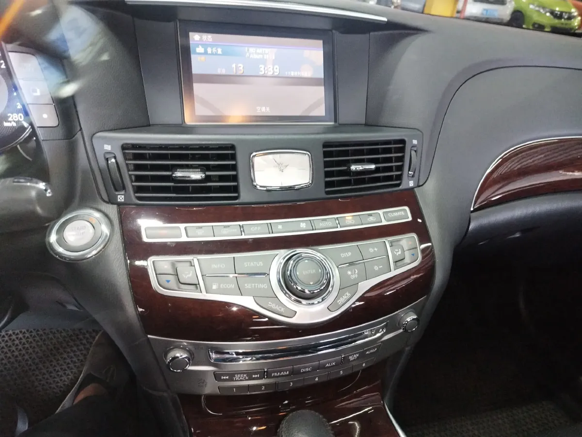 2013 Infiniti Q70 2.5L 235HP V6 7AT,autocango,china used car exporter,china ev exporter,chinese used car exporter,chinese used ev exporter