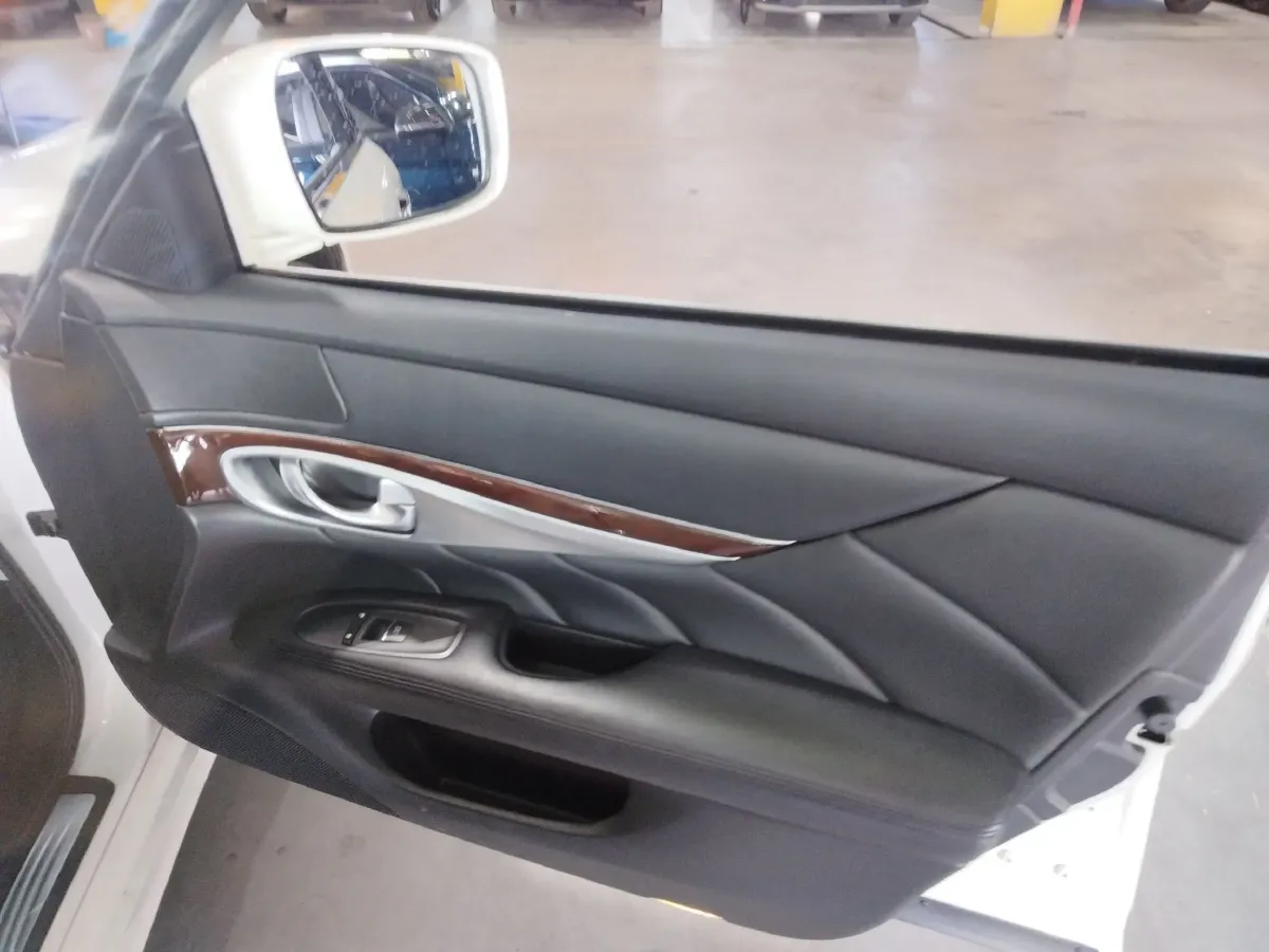 2013 Infiniti Q70 2.5L 235HP V6 7AT,autocango,china used car exporter,china ev exporter,chinese used car exporter,chinese used ev exporter