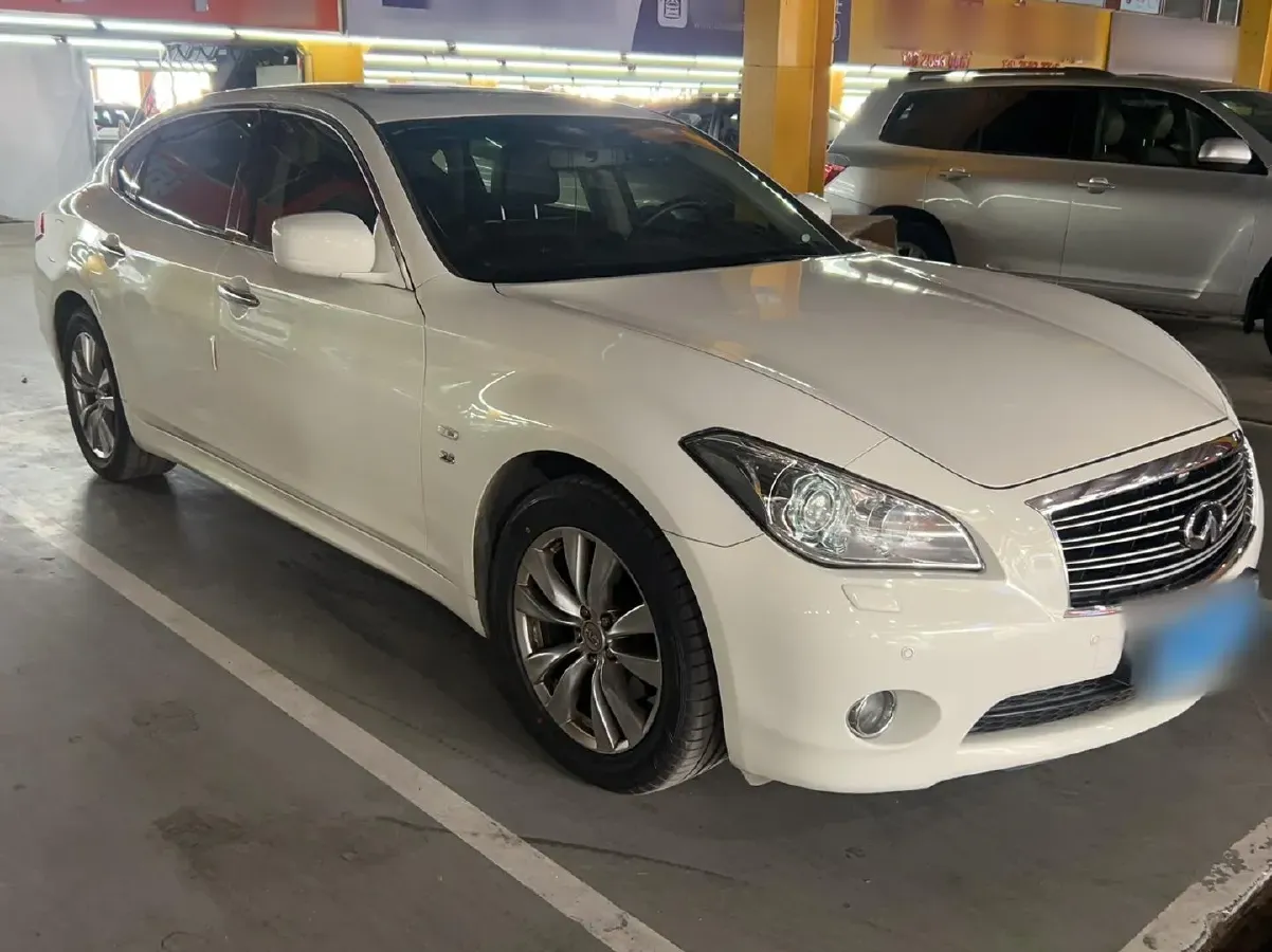 2013 Infiniti Q70 2.5L 235HP V6 7AT,autocango,china used car exporter,china ev exporter,chinese used car exporter,chinese used ev exporter