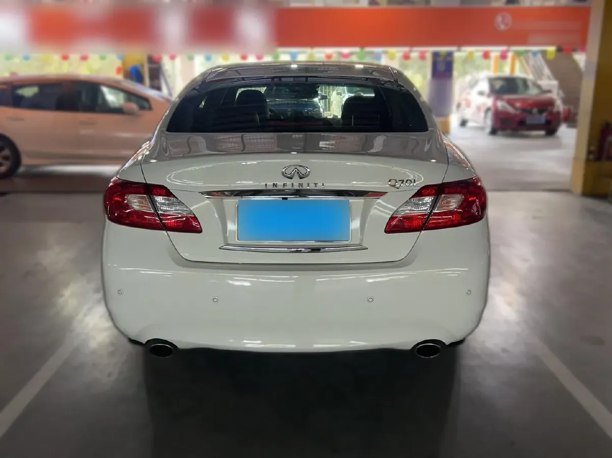 2013 Infiniti Q70 2.5L 235HP V6 7AT,autocango,china used car exporter,china ev exporter,chinese used car exporter,chinese used ev exporter