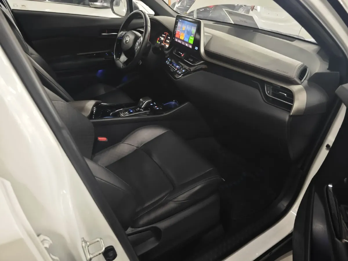 2020 Toyota C-HR EV BEV 54.3KWH,autocango,china used car exporter,china ev exporter,chinese used car exporter,chinese used ev exporter