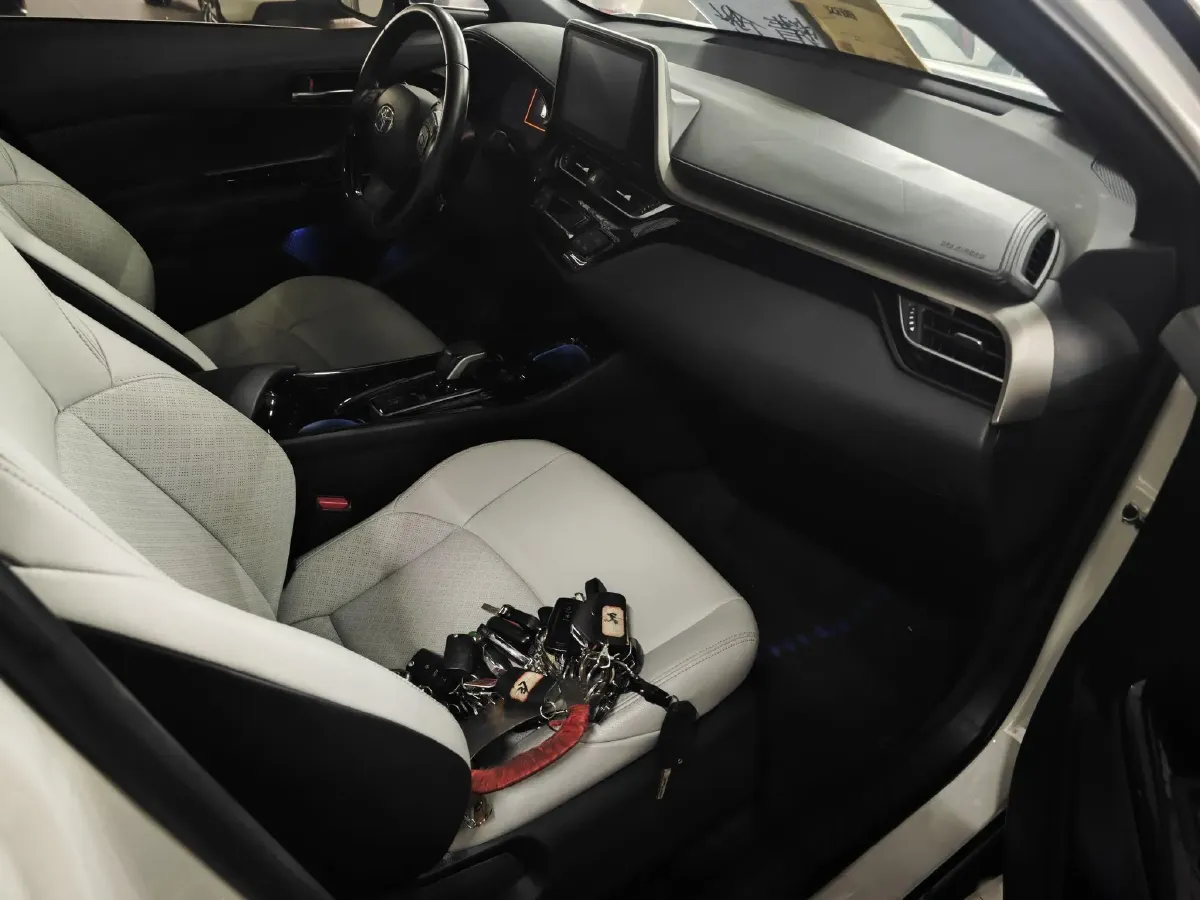 2020 Toyota C-HR EV BEV 54.3KWH,autocango,china used car exporter,china ev exporter,chinese used car exporter,chinese used ev exporter