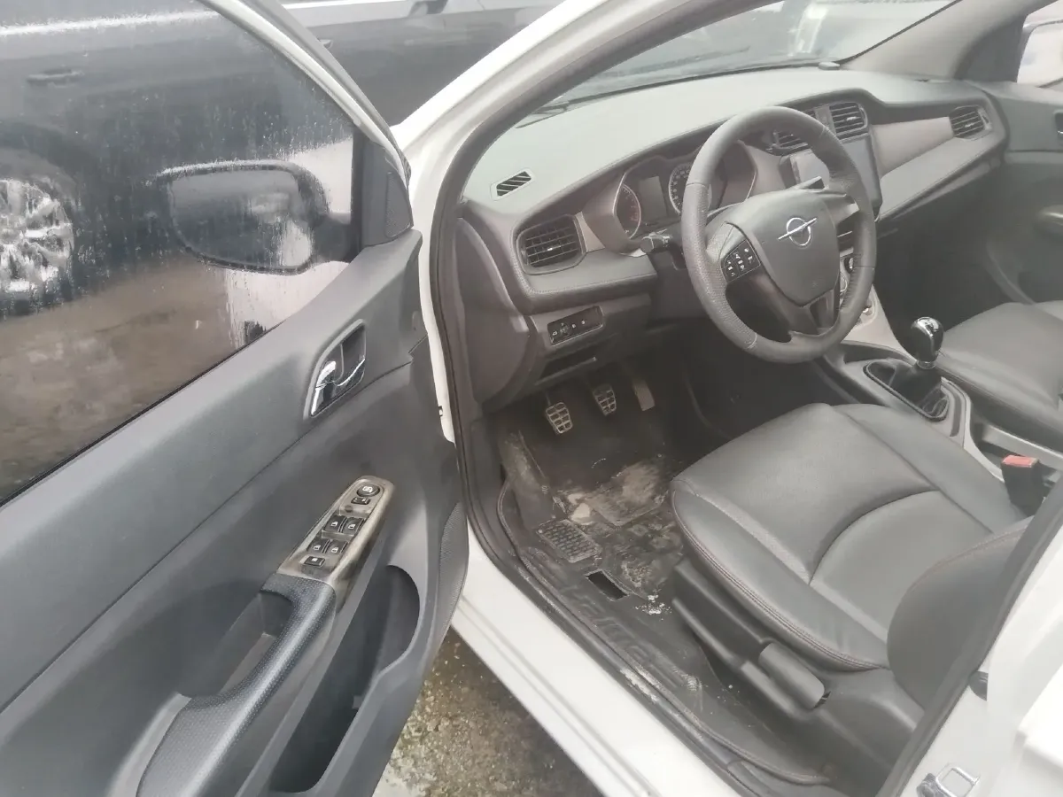 2017 HaiMa M3 1.5L 112HP L4 5MT,autocango,china used car exporter,china ev exporter,chinese used car exporter,chinese used ev exporter