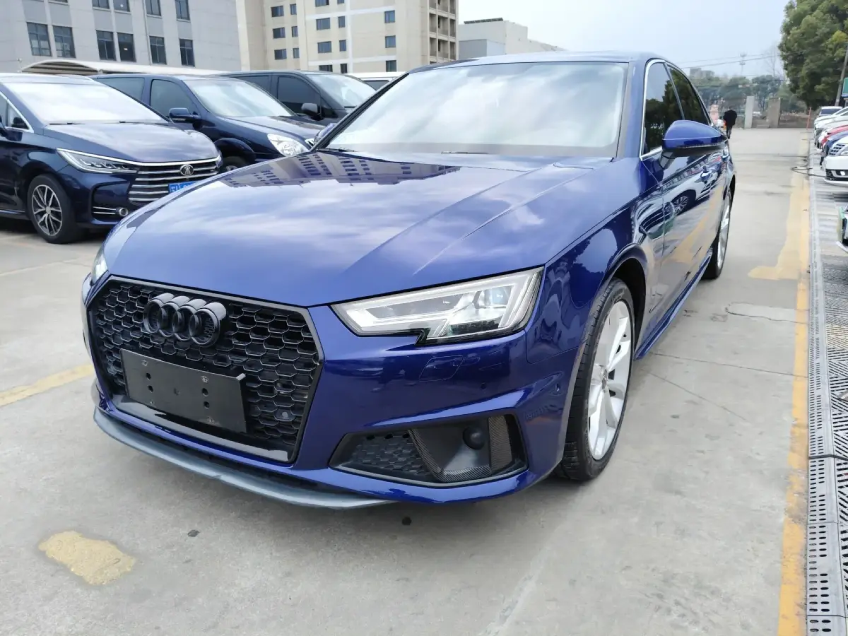 2019 Audi A4L 2.0T 190HP L4 7DCT