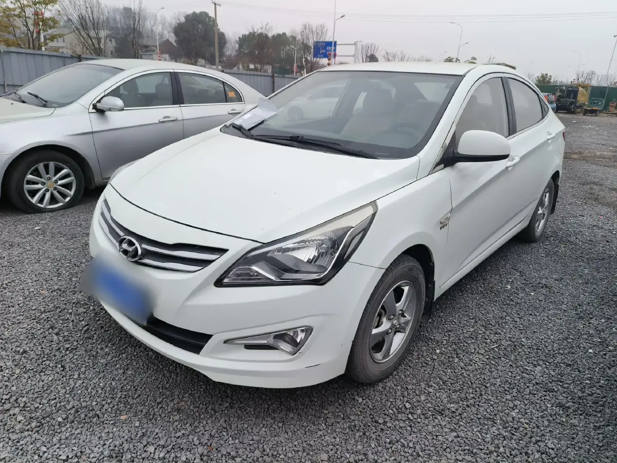 2014 Hyundai Reina 1.4L 107HP L4 5MT