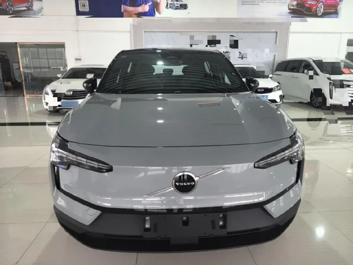 2025 Volvo EX30 BEV 66KWH,autocango,china used car exporter,china ev exporter,chinese used car exporter,chinese used ev exporter