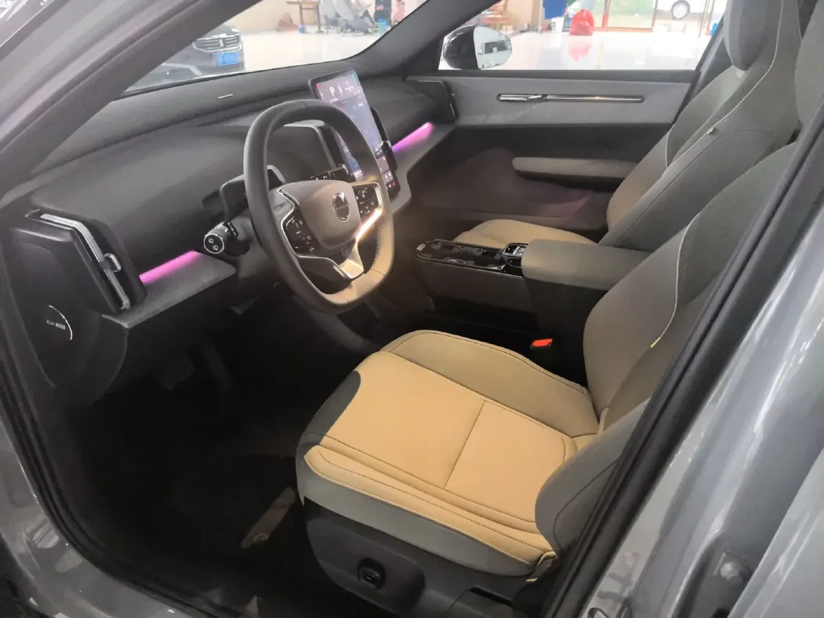 2025 Volvo EX30 BEV 66KWH,autocango,china used car exporter,china ev exporter,chinese used car exporter,chinese used ev exporter