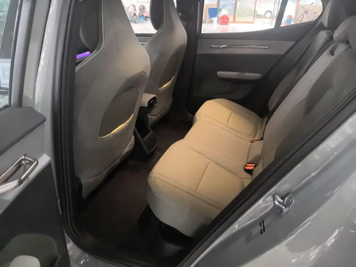 2025 Volvo EX30 BEV 66KWH,autocango,china used car exporter,china ev exporter,chinese used car exporter,chinese used ev exporter