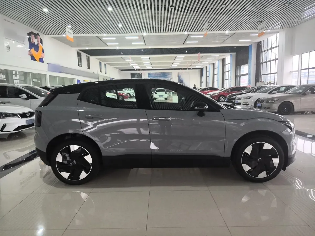 2025 Volvo EX30 BEV 66KWH,autocango,china used car exporter,china ev exporter,chinese used car exporter,chinese used ev exporter