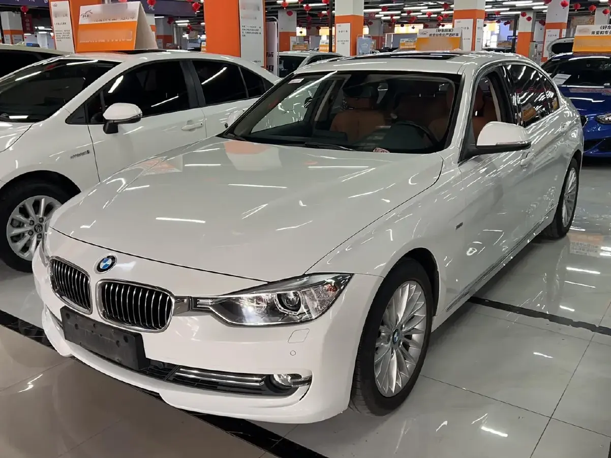2015 BMW 3 Series 2.0T 184HP L4 8AT