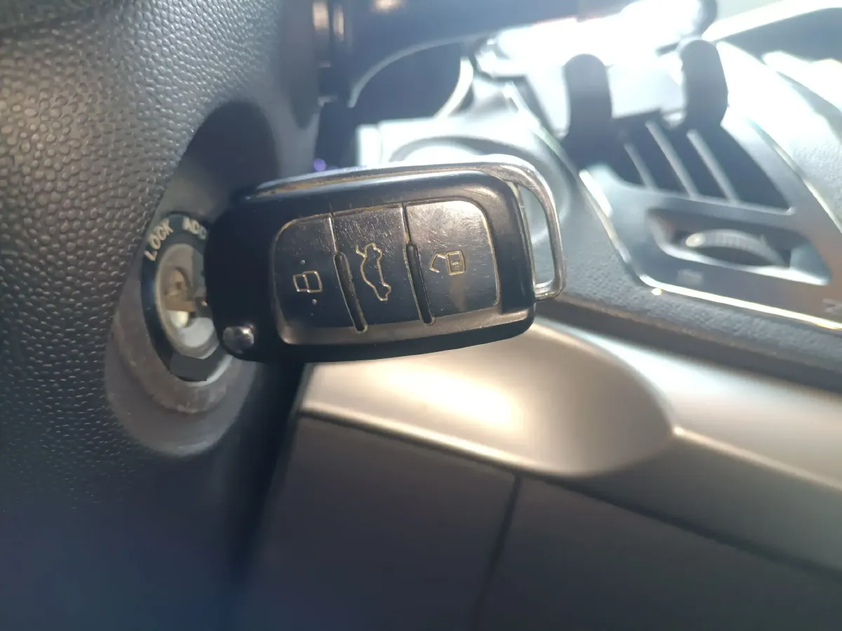 2013 JAC Refine S5 2.0T 177HP L4 6MT,autocango,china used car exporter,china ev exporter,chinese used car exporter,chinese used ev exporter