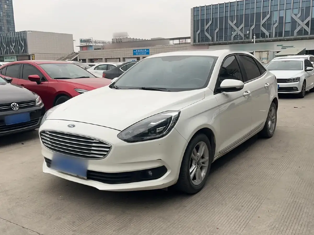 2019 Ford Escort 1.5L 122HP L3 6AT