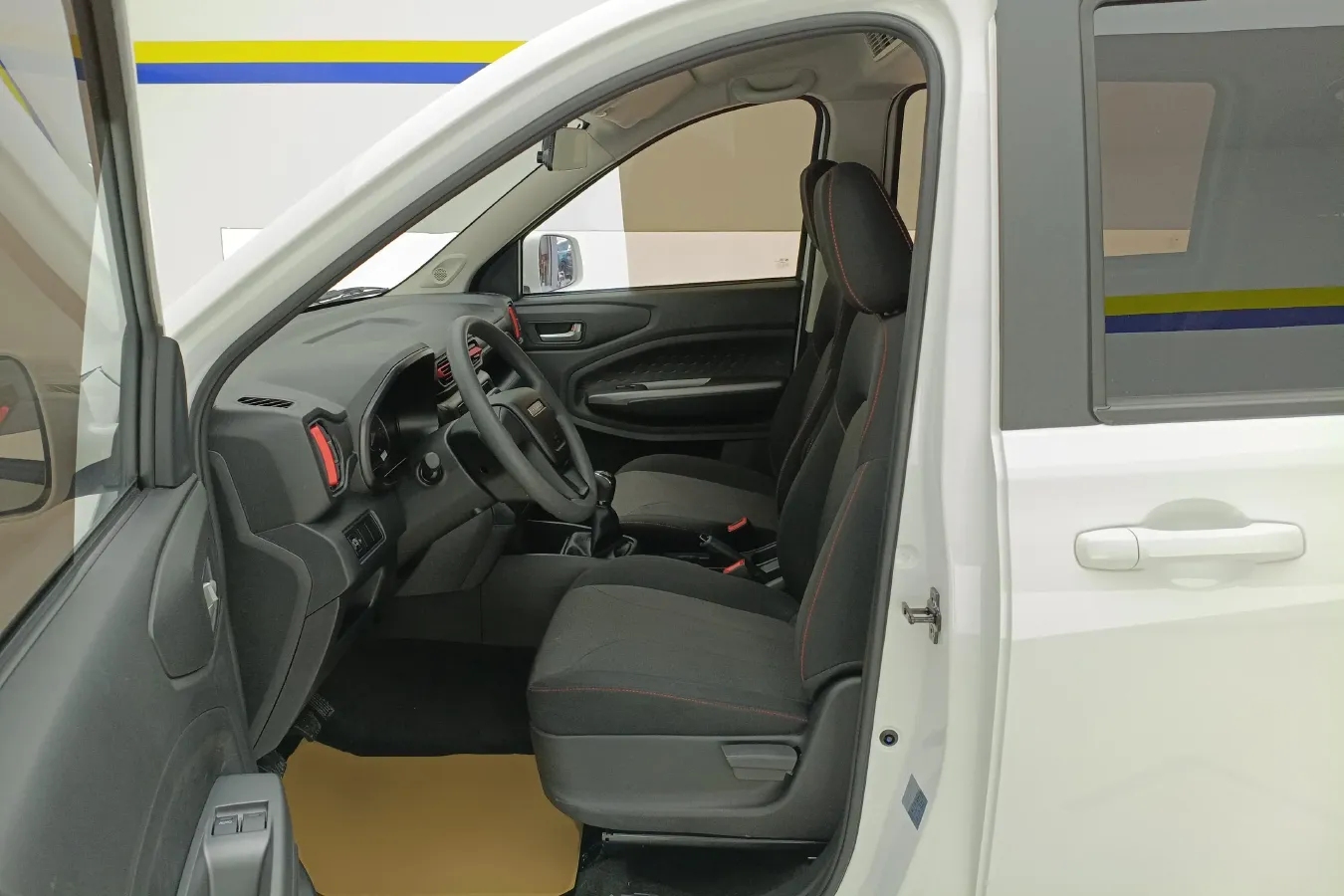 2022 DongFeng Fengon Fengon 380 1.5L 112HP L4 5MT,autocango,china used car exporter,china ev exporter,chinese used car exporter,chinese used ev exporter