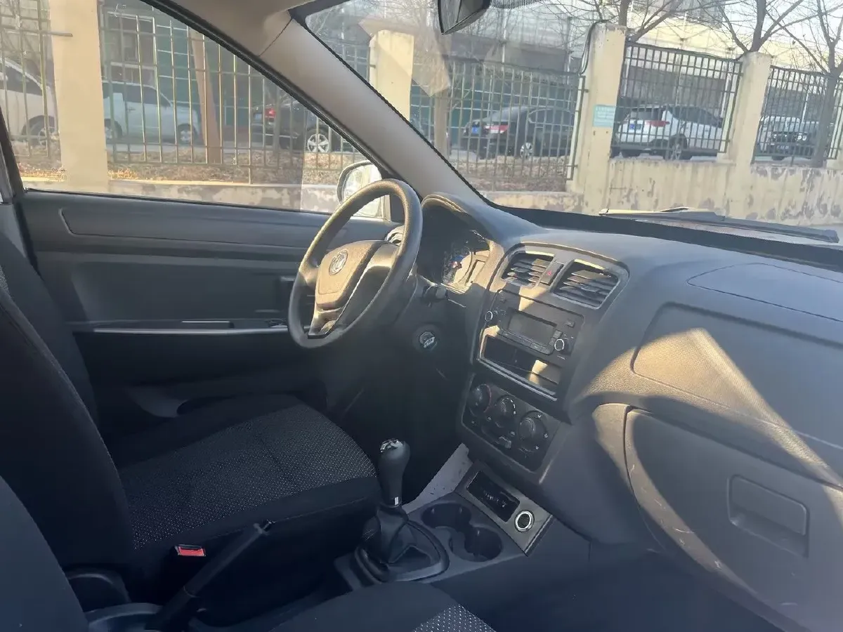 2018 DongFeng Fengon Fengon 330 1.2L 88HP L4 5MT,autocango,china used car exporter,china ev exporter,chinese used car exporter,chinese used ev exporter